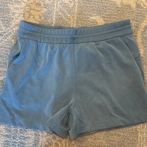 Lululemon Softstreme high rise shorts 4” size 10
